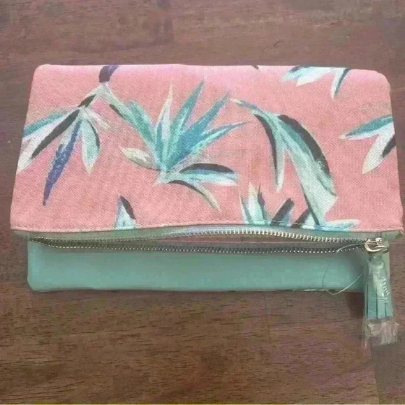 Rachael Pally Clutch - Picture 1 of 7